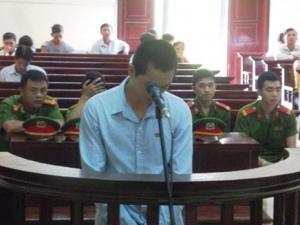 Pháp luật - Bị dọa đuổi khỏi nhà, con rút dao đâm cha nhiều nhát