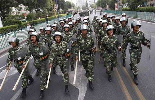 Trung Quốc hé lộ thông tin tra tấn tù nhân - 2