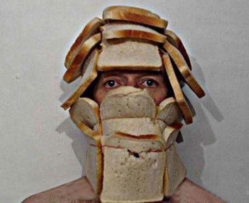 Mũ bảo hiểm bánh mì không lo đói - 1