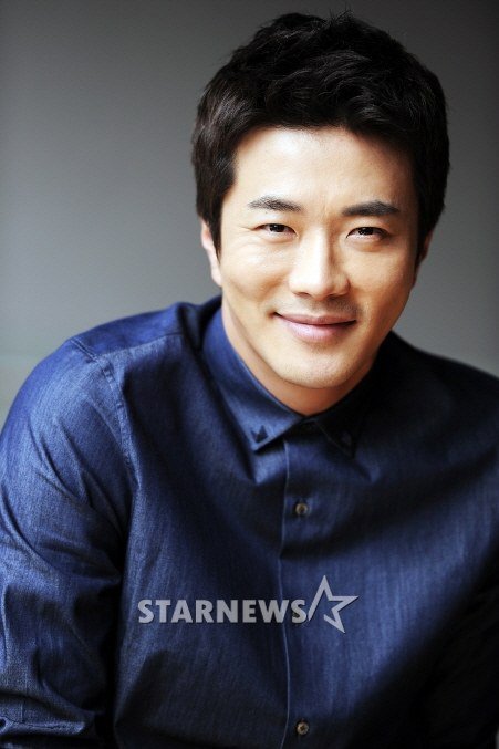 Kwon Sang Woo "ra riêng", mua tòa nhà 6 triệu đô - 1