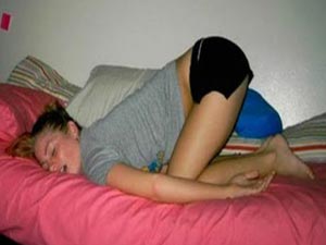 Cười 24h - Tư thế ngủ đến ông Địa cũng phải bật cười