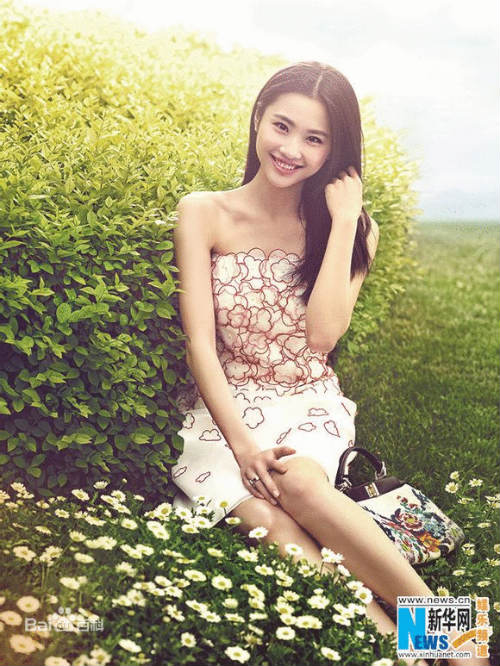 Trương Nghệ Mưu bị tố hẹn hò với mỹ nữ kém 43 tuổi - 10