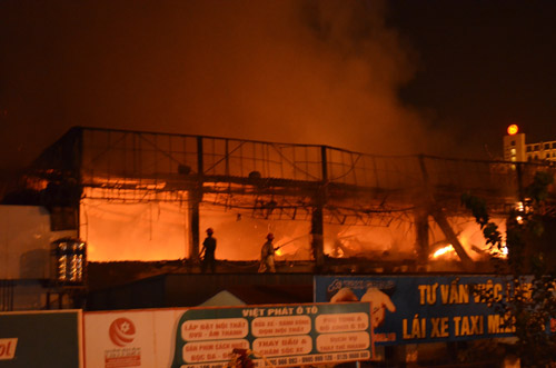 Bar hạng sang bậc nhất Hà thành cháy ngùn ngụt - 7