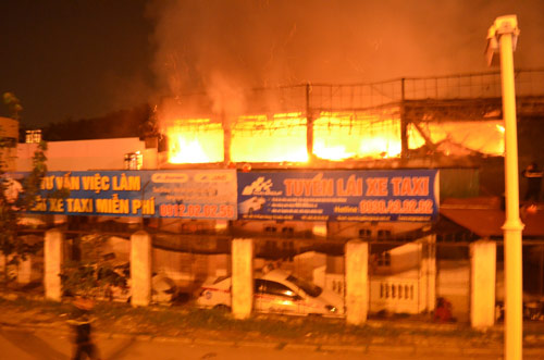 Bar hạng sang bậc nhất Hà thành cháy ngùn ngụt - 5