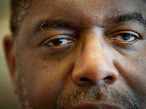 Phi thường - kỳ quặc - Người đàn ông xăm hình trên nhãn cầu