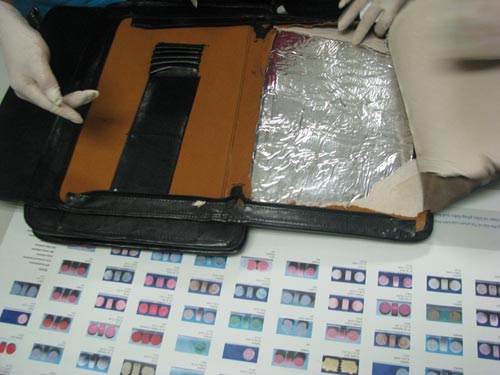 Hơn 1kg tiền chất ma túy chuẩn bị “xuất ngoại” sang Úc - 1