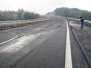 Tin tức trong ngày - Cao tốc Nội Bài - Lào Cai bị nứt, chủ đầu tư nói gì?