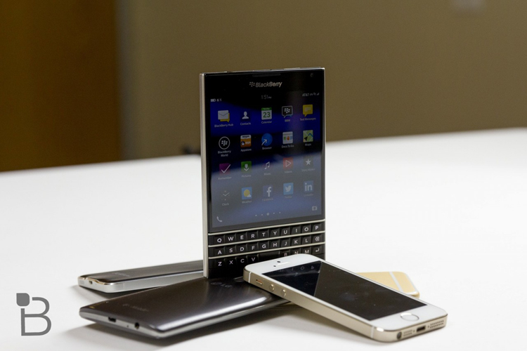 Mức giá của BlackBerry Passport là 599 USD (tương đương 12,7 triệu đồng) không đi kèm hợp đồng từ nhà mạng.
