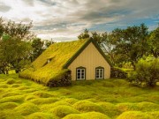 Du lịch - Nhà thờ mái cỏ đẹp như trong cổ tích ở Iceland