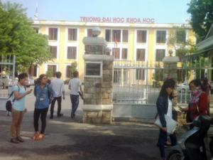 Tin tức trong ngày - Hai nữ sinh bị kẻ lạ đâm vật nhọn vào “vùng kín”