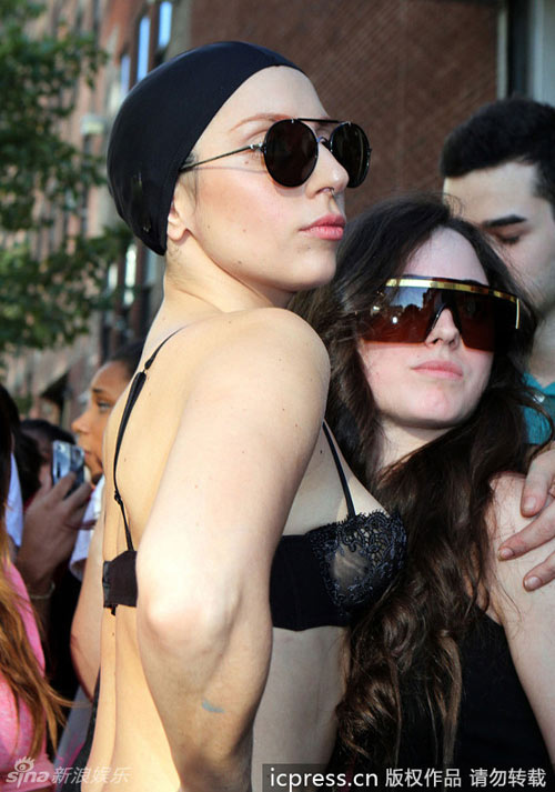 7 lần Lady Gaga lạm dụng cơ thể gây sốc - 5