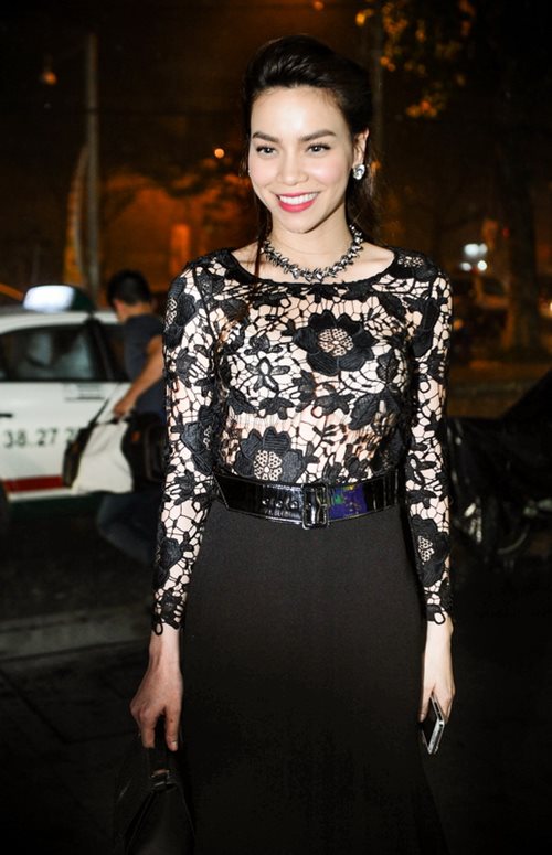 Trương Ngọc Ánh "cặp kè" trai trẻ, Trần Bảo Sơn lẻ bóng - 9