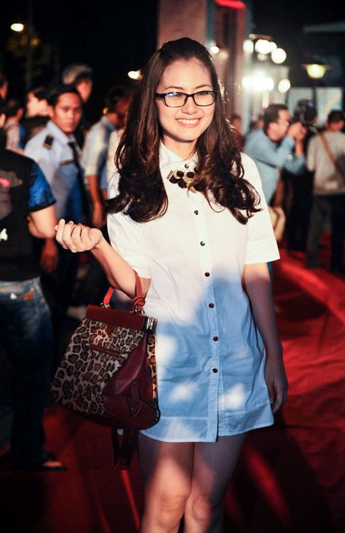 Trương Ngọc Ánh "cặp kè" trai trẻ, Trần Bảo Sơn lẻ bóng - 8