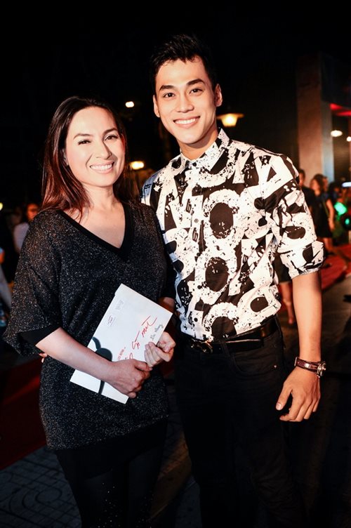 Trương Ngọc Ánh "cặp kè" trai trẻ, Trần Bảo Sơn lẻ bóng - 9