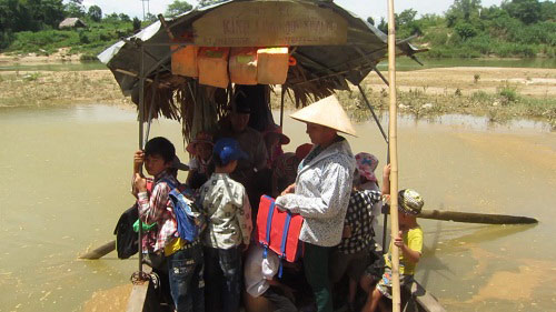 Nơi trẻ em đánh cược mạng sống để đến trường - 1