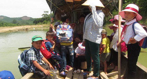 Nơi trẻ em đánh cược mạng sống để đến trường - 2