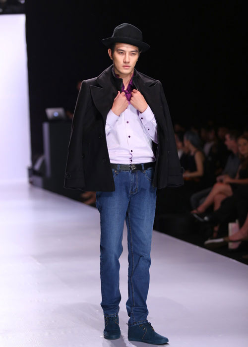 Hà Anh diện áo tắm nóng bỏng trên sàn catwalk - 17