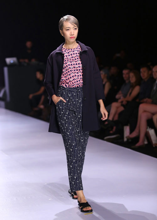 Hà Anh diện áo tắm nóng bỏng trên sàn catwalk - 7