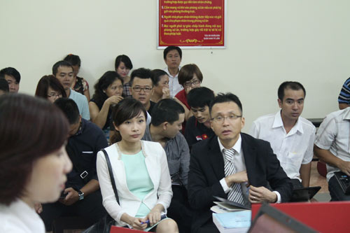 Tranh chấp tại tòa Keangnam: Hoãn tòa vì hội thẩm tắt điện thoại - 1