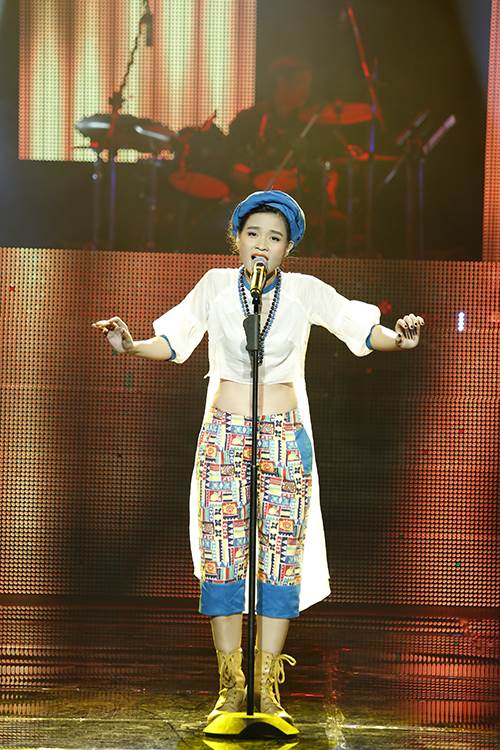 Thùy Chi tái xuất xinh đẹp trên sân khấu "Bài hát Việt" - 2