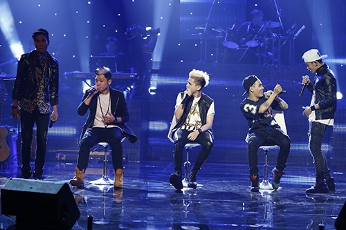 Thùy Chi tái xuất xinh đẹp trên sân khấu "Bài hát Việt" - 4