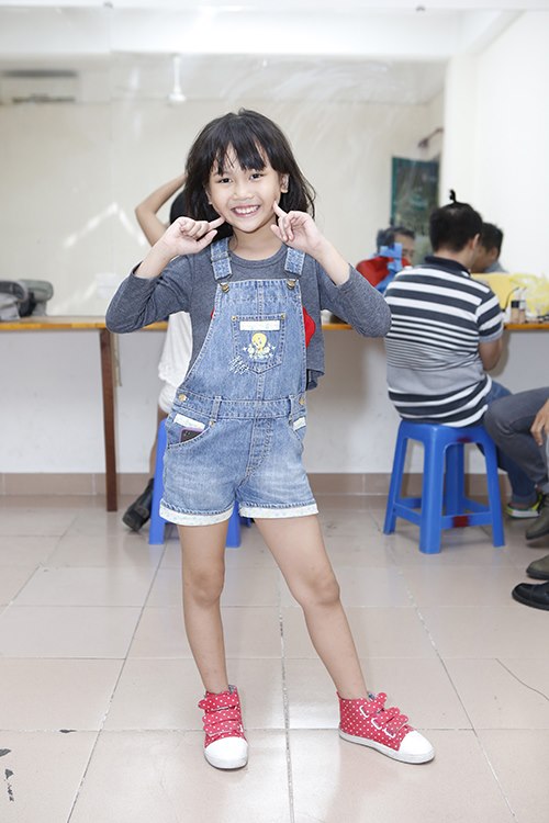 "Hiện tượng Youtube 8 tuổi" khoe giọng cao vút - 4