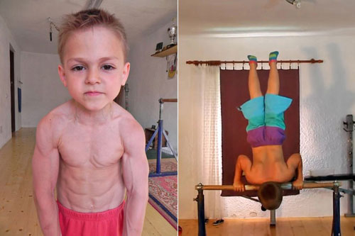 Video: Choáng váng với cơ bắp của cậu bé 9 tuổi - 1