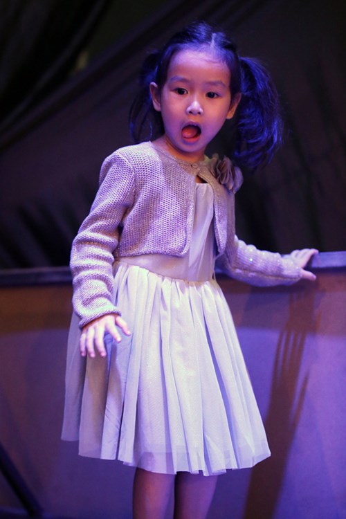 Con gái Giang - Hồ xinh xắn ủng hộ bố mẹ - 2