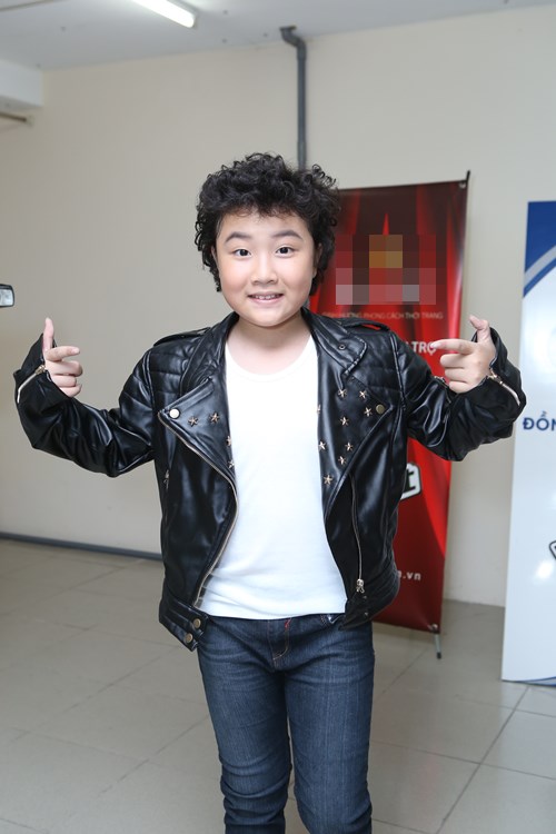 Con gái Giang - Hồ xinh xắn ủng hộ bố mẹ - 8