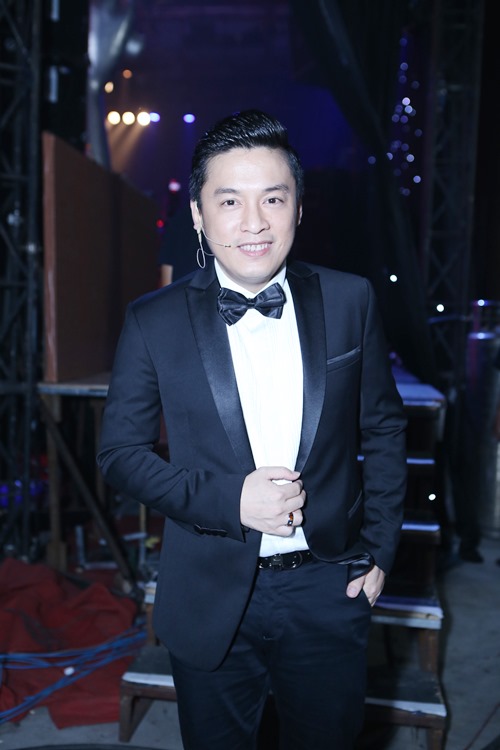 Con gái Giang - Hồ xinh xắn ủng hộ bố mẹ - 15