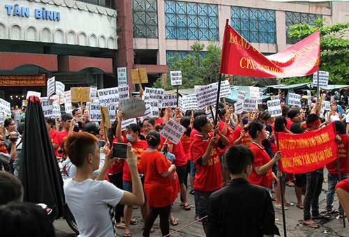 Vì sao tiểu thương sợ mất chợ Tân Bình? - 2