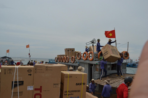 Dân đảo Lý Sơn: Không thể tin điện đã về "làng" - 4