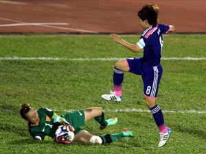 Bóng đá - "Người nhện" Kiều Trinh &amp; những pha cứu thua không tưởng