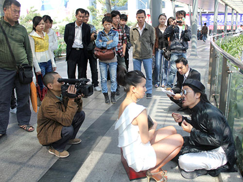 Nữ diễn viên hài Việt sexy "lấp tiếng cười" - 10