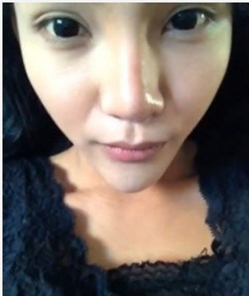 Chết khiếp với mốt cằm cực nhọn của chị em Trung Quốc - 11