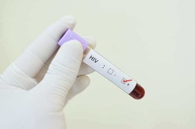 Cuba ngăn chặn thành công virus HIV truyền từ mẹ sang con - 1