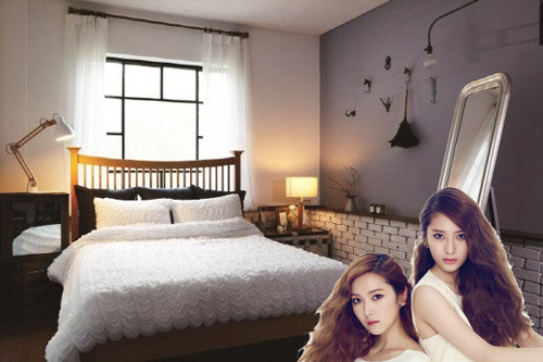 Phòng ngủ của hai chị em Jessica (SNSD) – Krystal (f(x) nổi tiếng nhất nhì Kpop được thiết kế với tông màu trầm, mang phong cách của châu Âu.