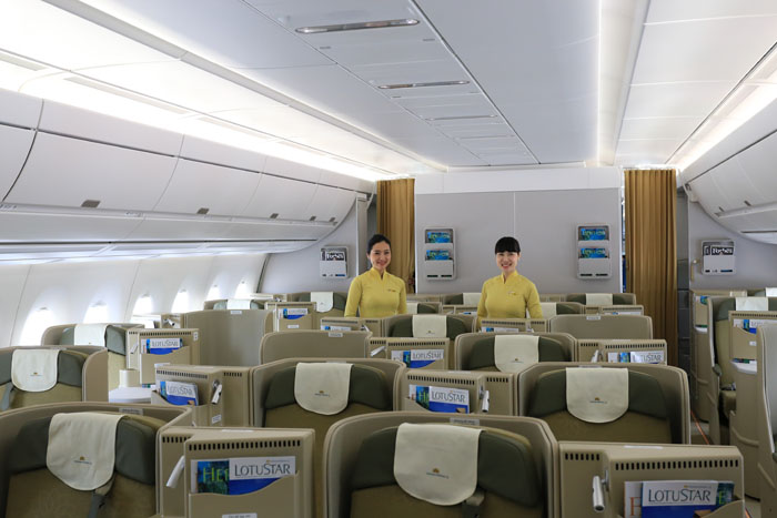 Ngắm “siêu máy bay” hiện đại nhất thế giới vừa về VN - 10