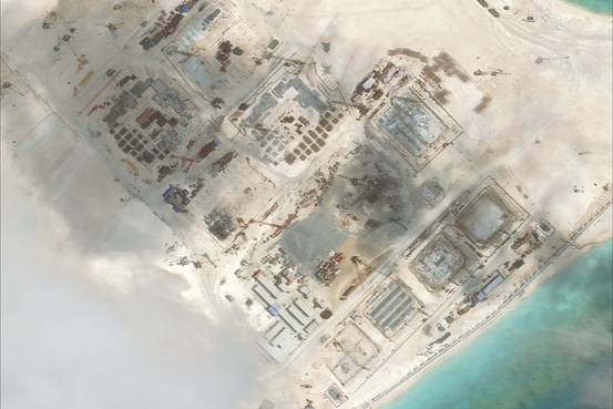 TQ lần đầu diễn tập tiếp tế tên lửa trên biển - 3