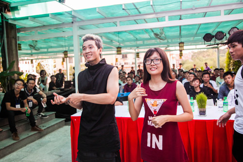 Karik điển trai trong buổi giới thiệu MV trăm triệu - 1