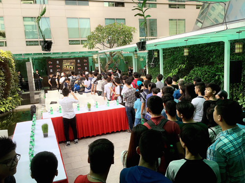 Karik điển trai trong buổi giới thiệu MV trăm triệu - 5