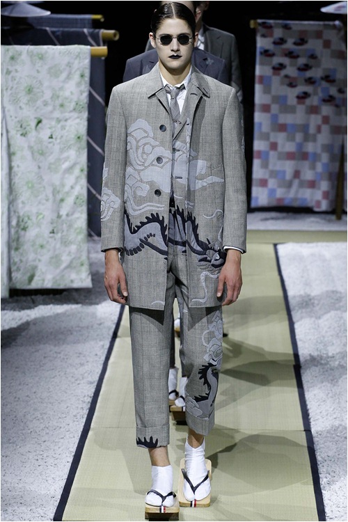 Khi mẫu nam hoá geisha, đi lại như... hồn ma - 13