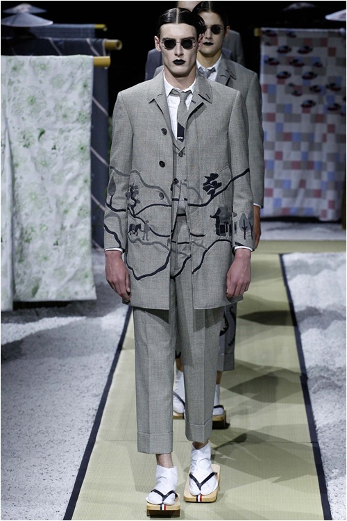 Khi mẫu nam hoá geisha, đi lại như... hồn ma - 14