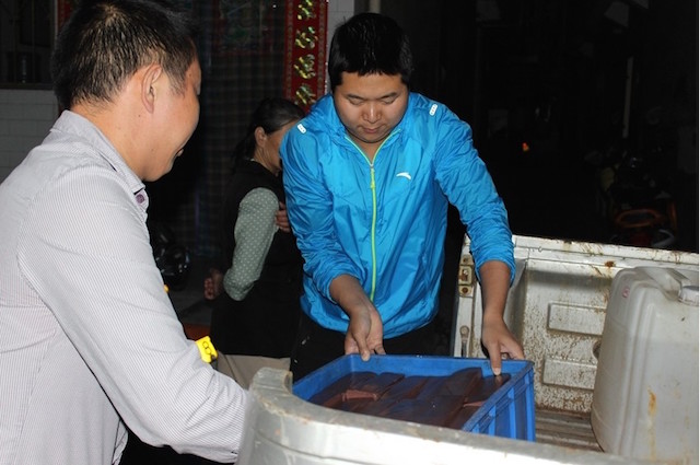 TQ: Kinh hoàng tiết vịt giả trong hóa chất ngâm xác người - 4