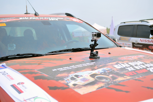 Năm nay các xe còn được trang bị hệ thống camera phía trước nhằm phát hiện lỗi rõ ràng hơn
