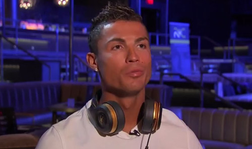 Ronaldo nổi cáu với trợ lý: “Anh làm tôi trông ngu ngốc” - 1