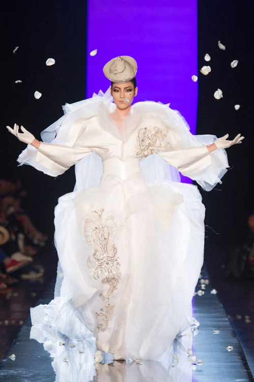 27 lần tỏa sáng rực rỡ của siêu mẫu giàu nhất châu Á - 2