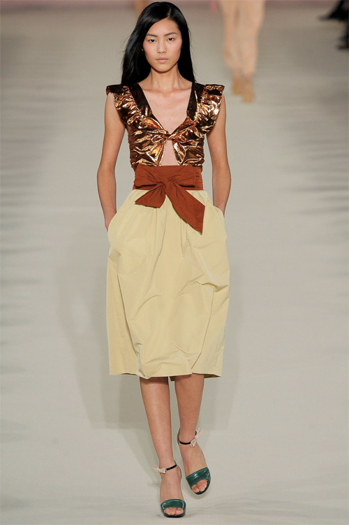 27 lần tỏa sáng rực rỡ của siêu mẫu giàu nhất châu Á - 11