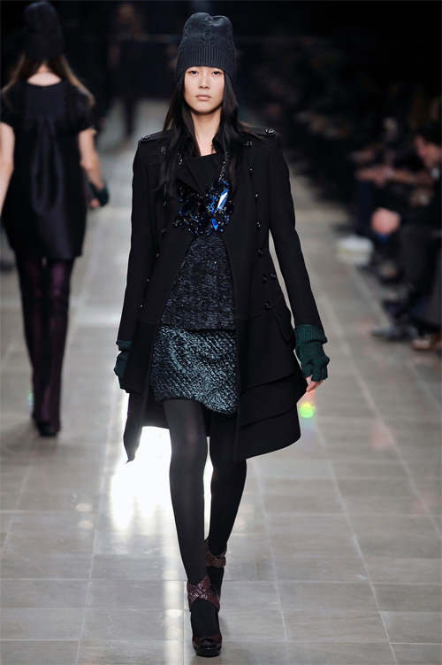 27 lần tỏa sáng rực rỡ của siêu mẫu giàu nhất châu Á - 12