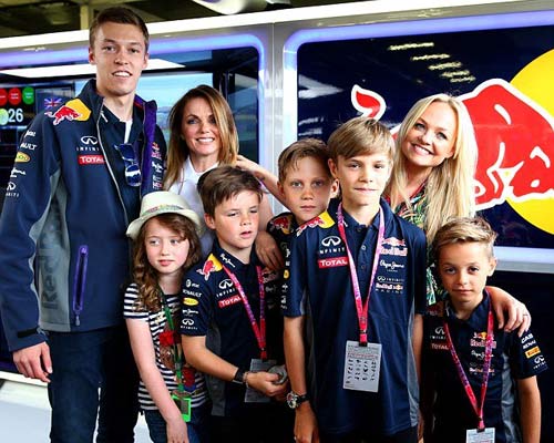 Sao 360 độ 6/7: Dàn sao MU khoe “siêu xe” - 5